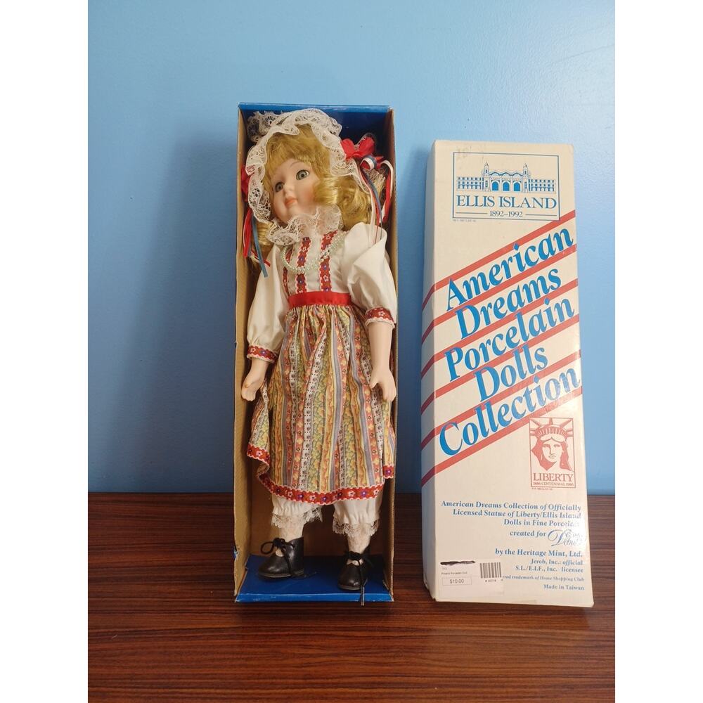 Vintage American Dreams Porcelain Doll/Musicbox Red White Blue Marta Poland